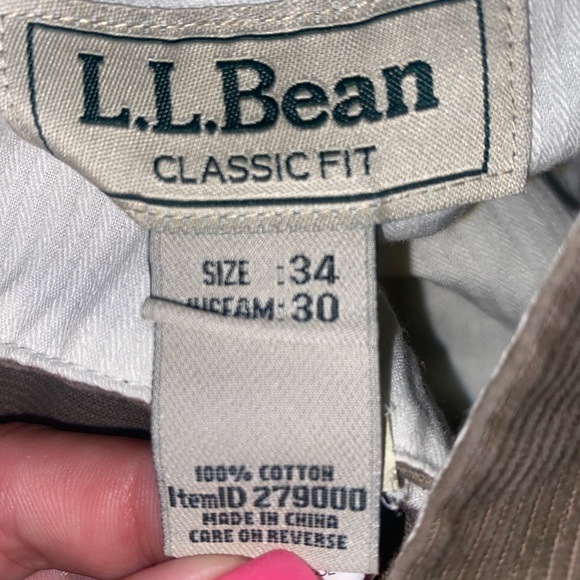 L. L. Bean Classic Fit Corduroy Pants.  Size 34x30 - Picture 3 of 3